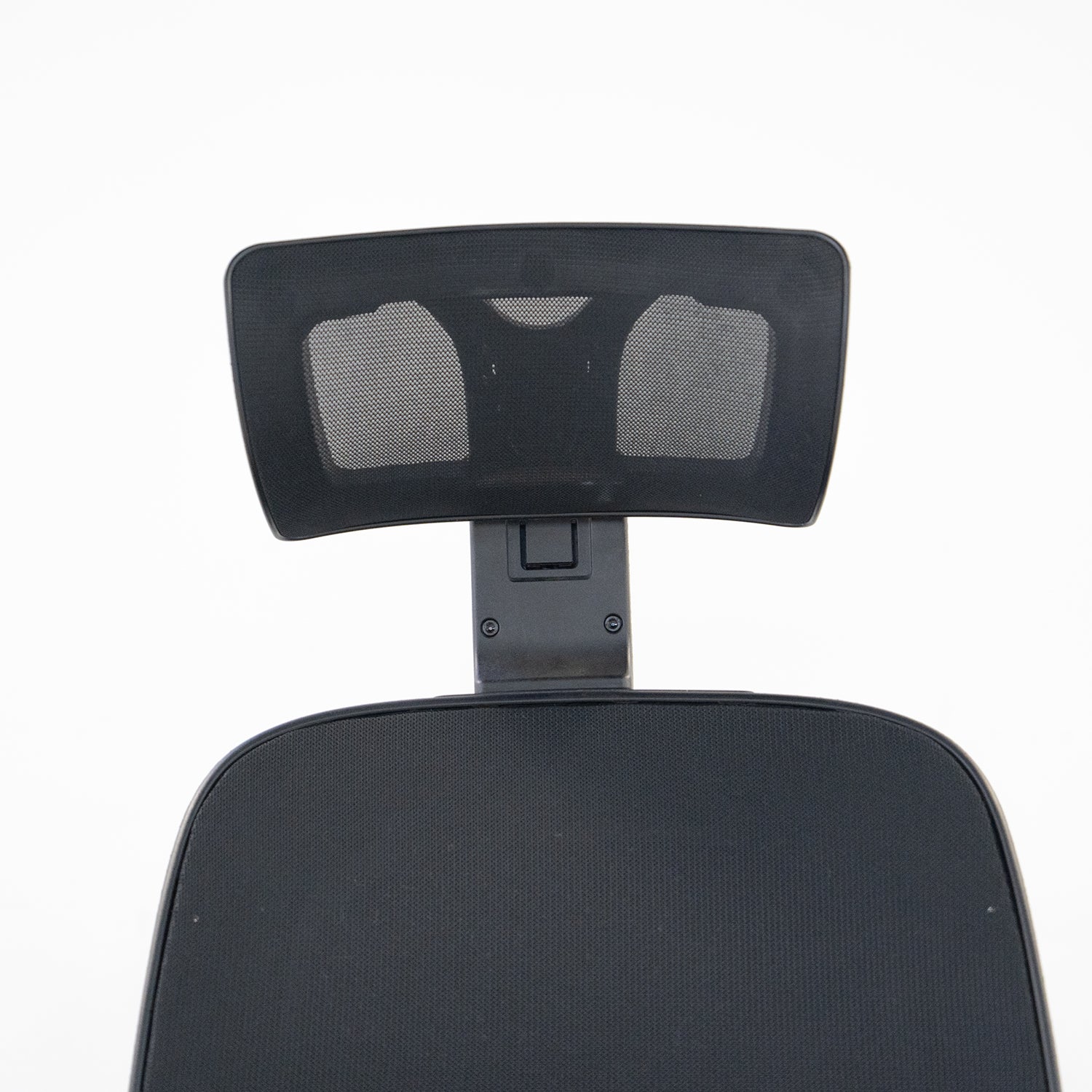 Raised headrest for improved neck support