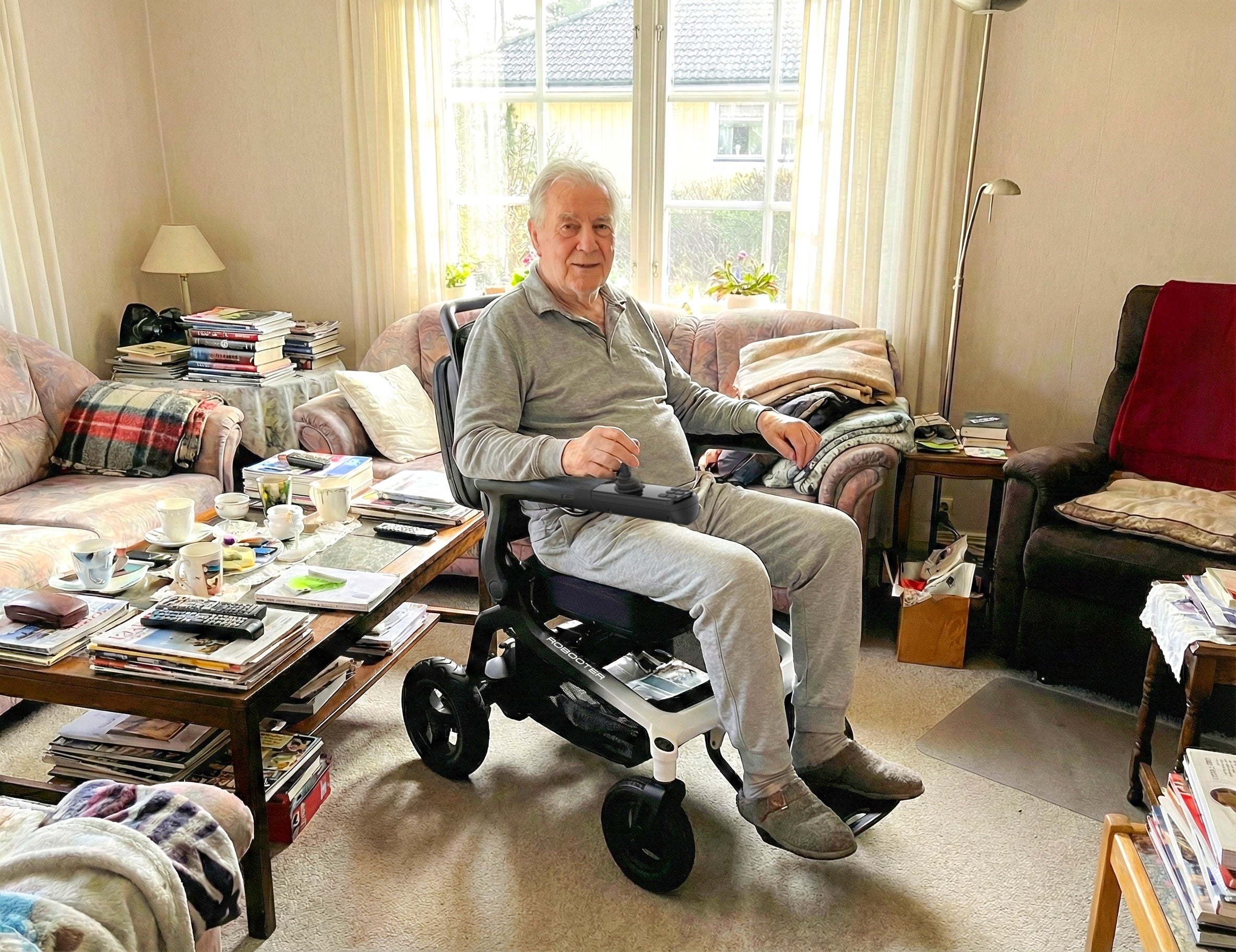 Robooter E80 photo in the house