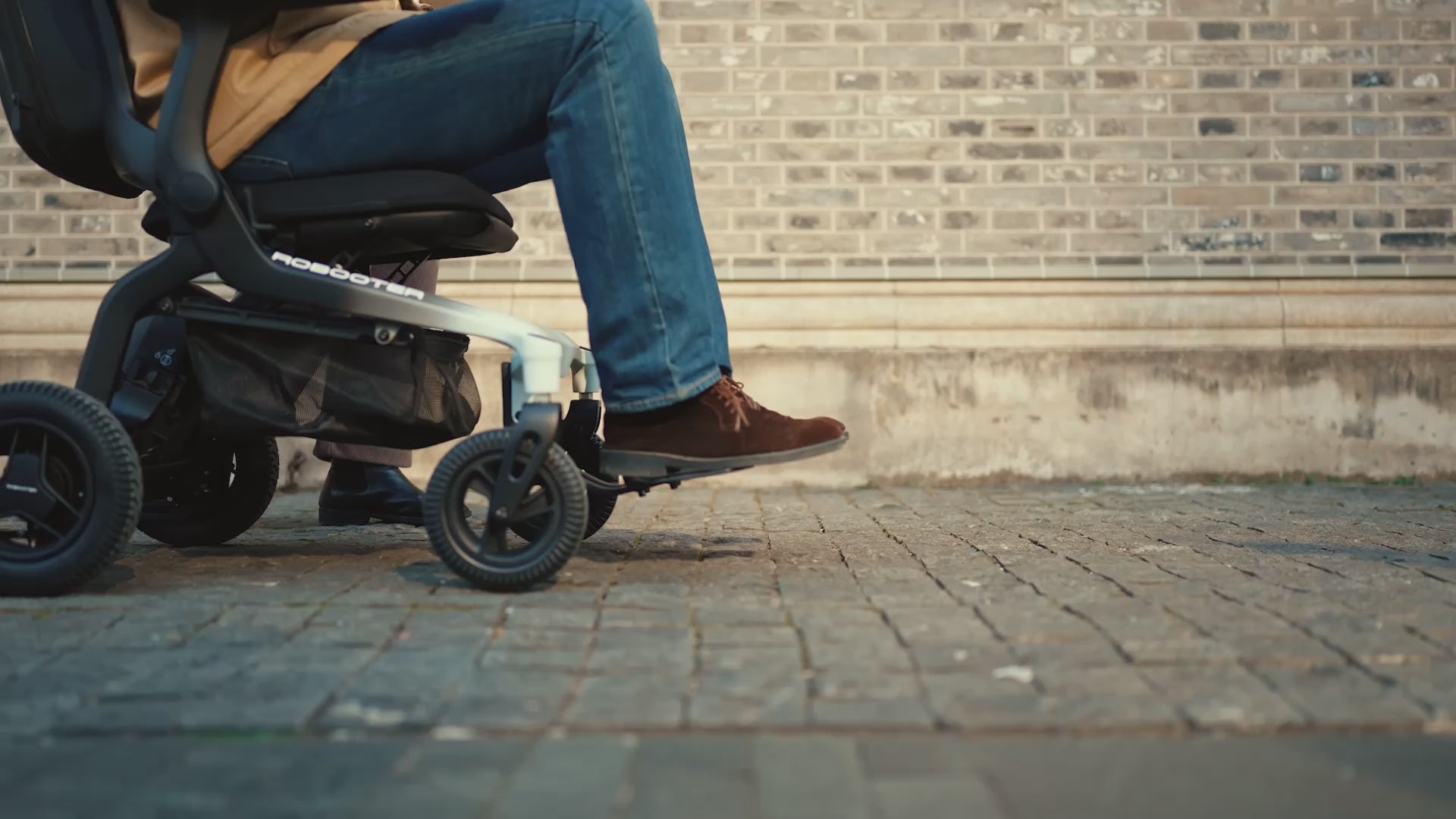 Travel Ready & Airline Friendly - Robooter E80