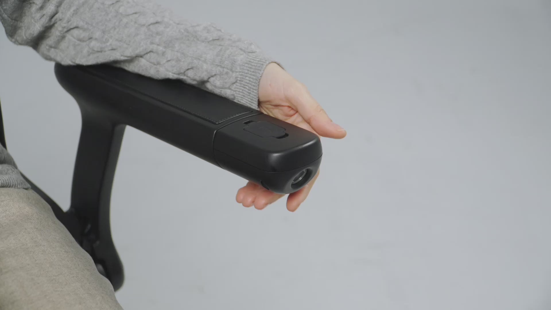 Built-in LED lights Robooter E80